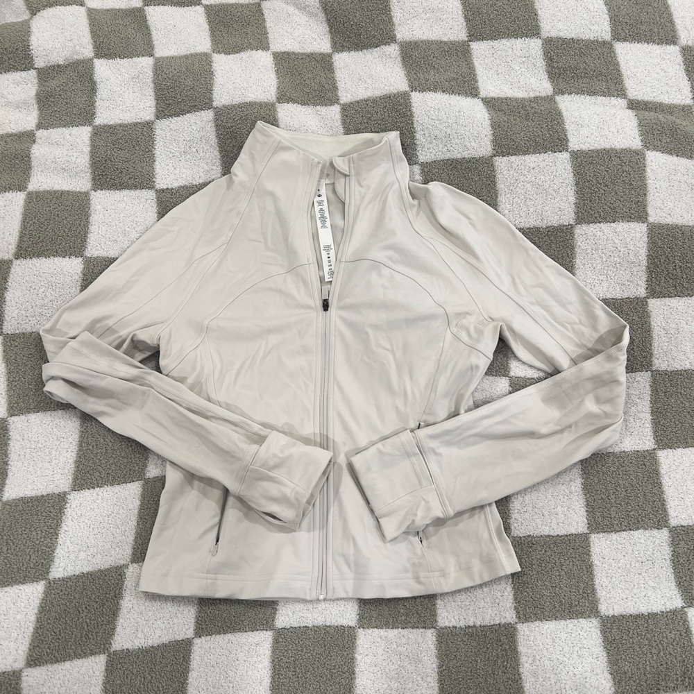 Lululemon Nulu Define Cropped Jacket Size 8 in Bone